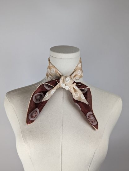 Simple geometric silk square scarf - Image 2