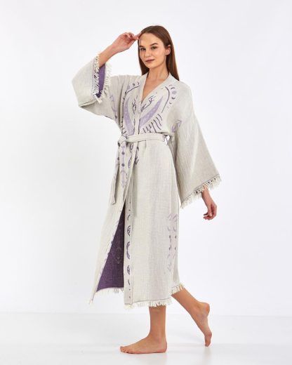 Lazy printed bathrobe