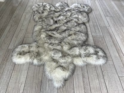 Gray faux fur rug - Image 2