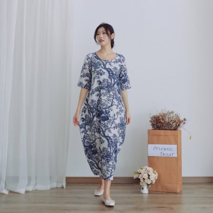 Blue and white elegant short-sleeved dress - Image 4