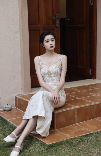 Elegant champagne fishtail dress - Image 2