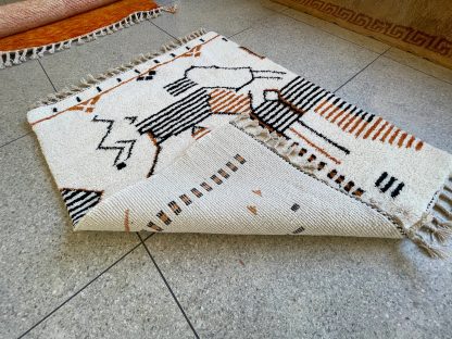 Exotic hand-woven carpet - Image 6