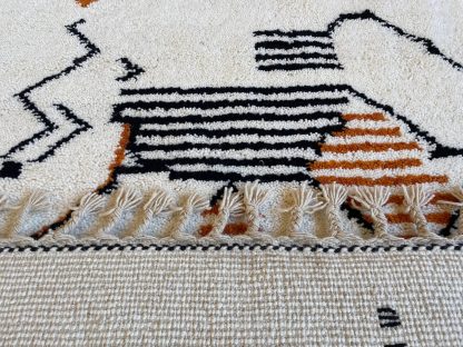 Exotic hand-woven carpet - Image 2