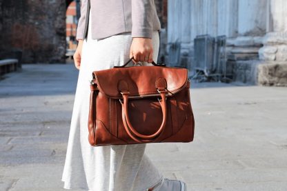Handcrafted multifunctional leather backpack - Image 2