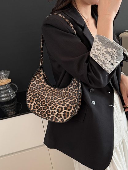 Leopard print fashionable underarm bag - Image 4