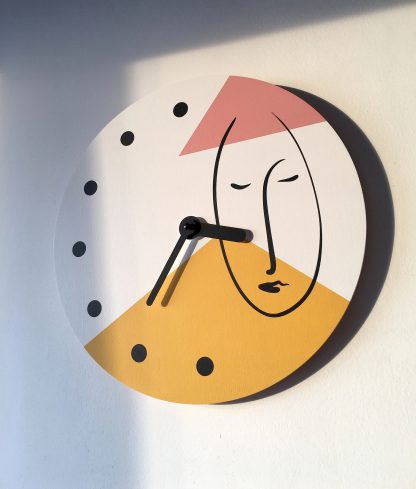 Artistic human face contrasting wooden wall clock - Image 6