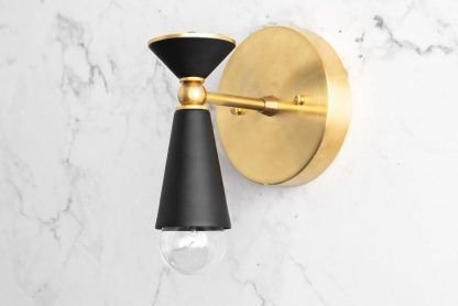 Modern art style brass black glaze wall lamp - Image 3