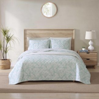 Light blue leaf-patterned quilted three-piece bedspread set