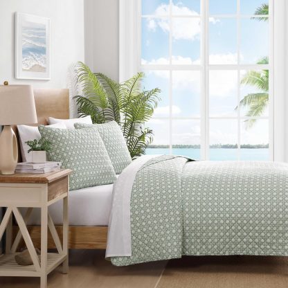 Light green diamond pattern three-piece bed cover set - Image 6