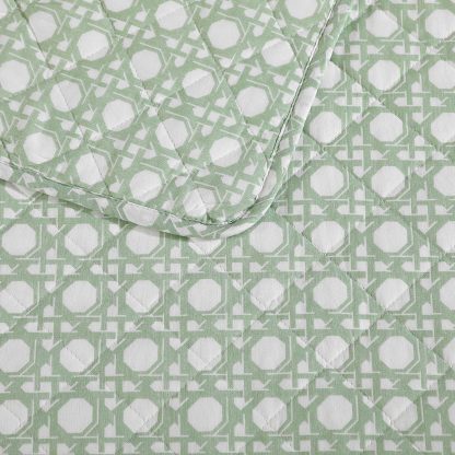 Light green diamond pattern three-piece bed cover set - Image 5