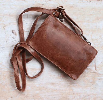 Fashionable handmade leather crossbody bag - Image 4