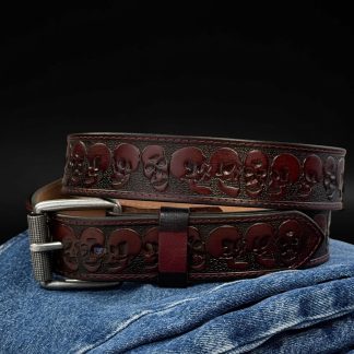 Skull-engraved cowhide belt