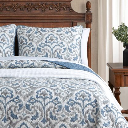 Blue and white paisley pattern three-piece bed cover set - Image 5