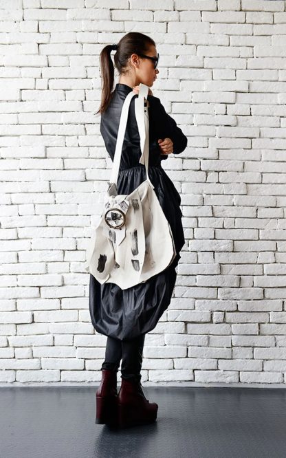 Dark metal buckle canvas shoulder bag - Image 6