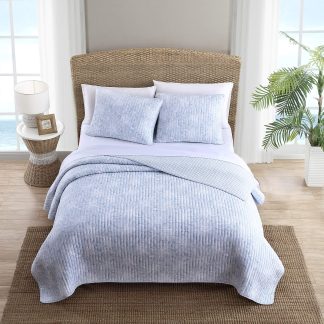 Light Gray Striped Quilted Three-Piece Bedspread Set