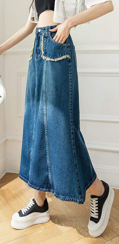 Women's high waist denim maxi skirt with contrast trim - Image 4