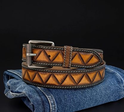 Hand-embossed cowhide belt - Image 5