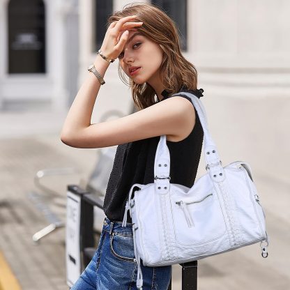 Vintage woven white handbag - Image 6