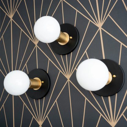 Artistic spherical table lamp - Image 2