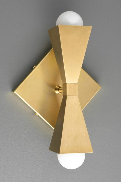 Artistic geometric brass wall lamp