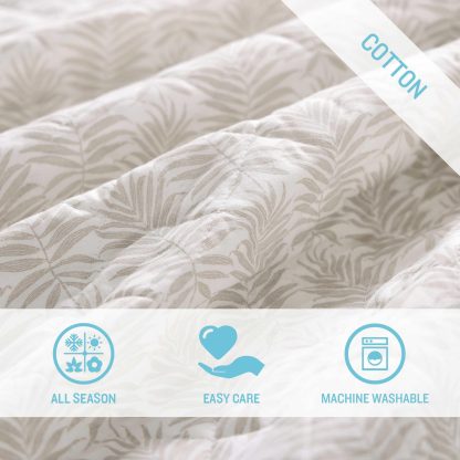 Light beige diamond pattern three-piece bed cover set - Image 4