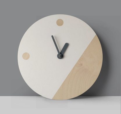 Simple creative wooden wall clock