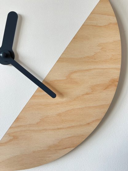 Simple creative wooden wall clock - Image 3