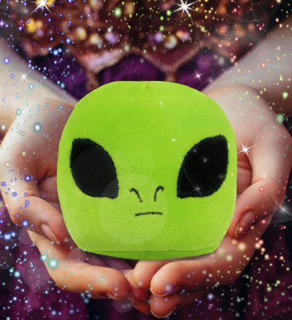 Alien head plush toy - Image 3