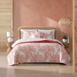 Coral print three-piece bedspread set