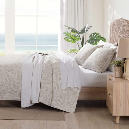 Light Gray Leaf Pattern Quilted Three-Piece Bedspread Set - Image 6