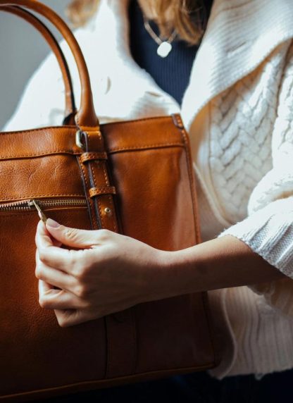Elegant handmade leather tote bag - Image 5