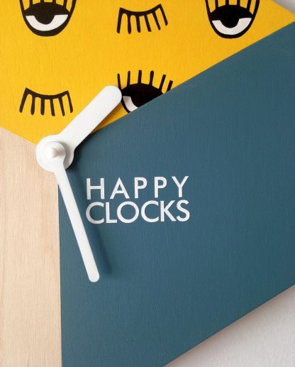Interesting eye pattern wooden wall clock - Image 2