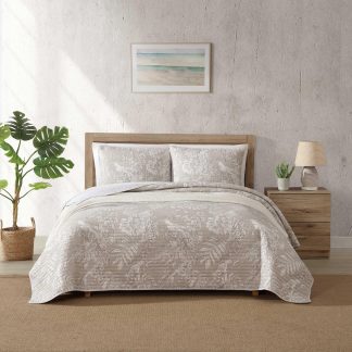 Light brown leaf quilted three-piece bed cover set