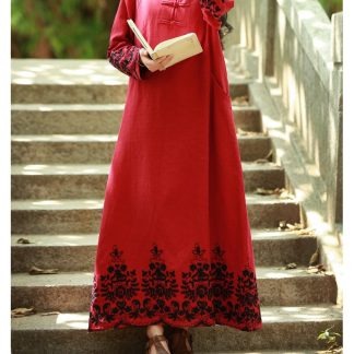 Embroidered buttoned long skirt