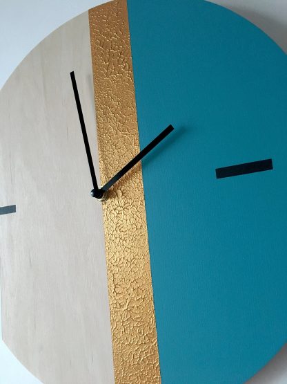 Spliced wooden wall clock - Image 4