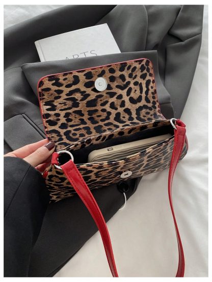 Leopard print bow Accent underarm bag - Image 3