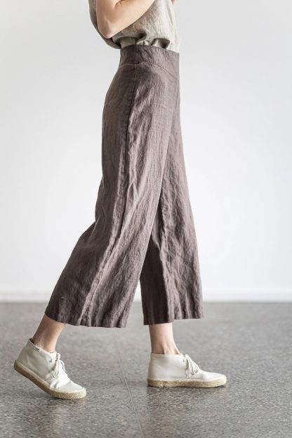 Women's Linen Wide-Leg Cropped Pants - Image 2