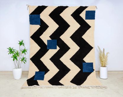 Moroccan style geometric contrasting color rug - Image 4