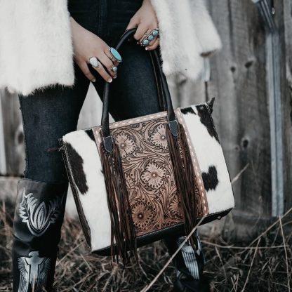 Handcrafted Western-style carved leather bag - Image 3