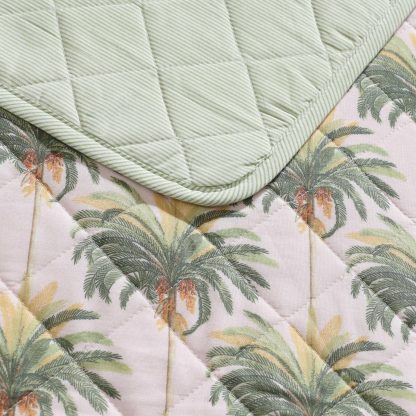 Coconut tree print quilted bedding - Image 4
