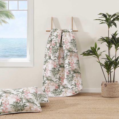 Tropical floral and leaf print three-piece bedspread set - Image 10