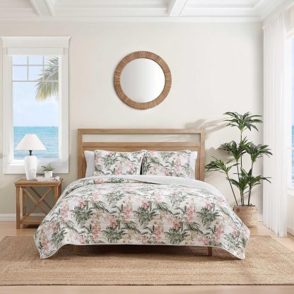 Tropical floral and leaf print three-piece bedspread set - Image 9