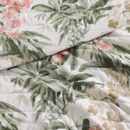 Tropical floral and leaf print three-piece bedspread set - Image 4