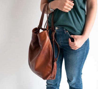Handmade leather dual-use backpack - Image 4