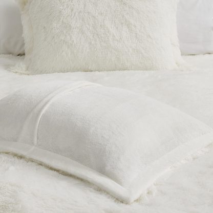 Plush faux fur bedding - Image 4