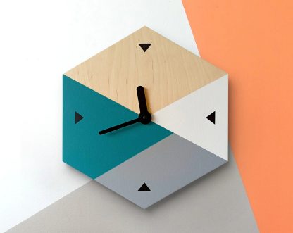 Irregular geometric wall clock - Image 4