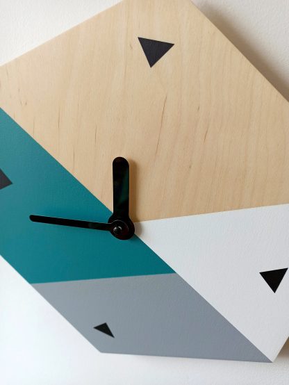 Irregular geometric wall clock - Image 2