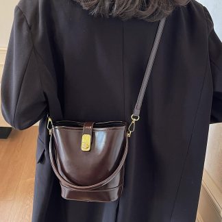 Exquisite patent leather bucket bag