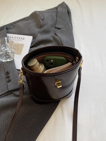 Exquisite patent leather bucket bag - Image 4