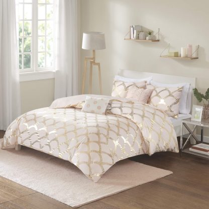Champagne gold scalloped bedding - Image 15